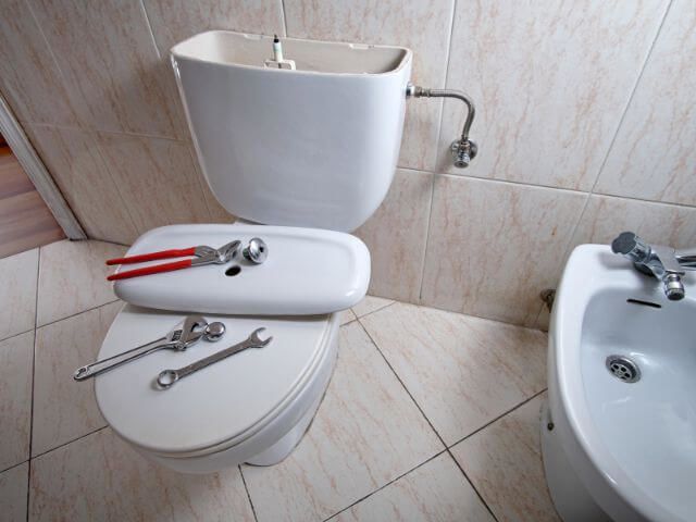 sửa chữa bồn cầu