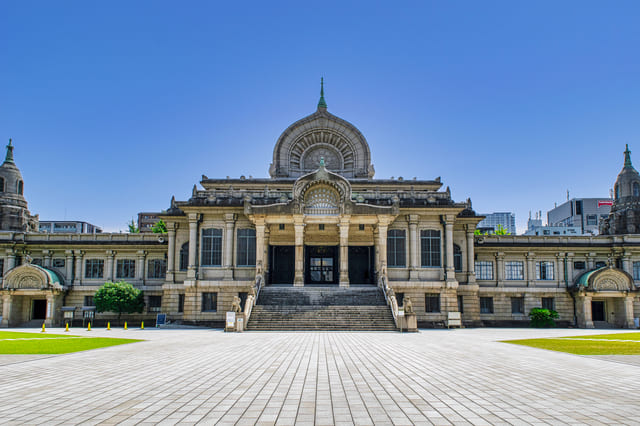 Đi Bộ Đến Đền Tsukiji Honganji