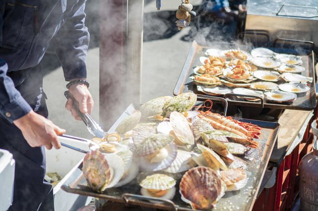 Chợ cá Tsukiji - điểm đến ẩm thực ở Tokyo