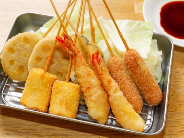 Kushikatsu – món ăn đường phố nổi tiếng của vùng Osaka