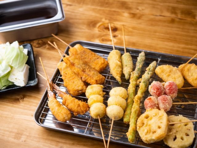 Kushikatsu – món ăn đường phố nổi tiếng của vùng Osaka