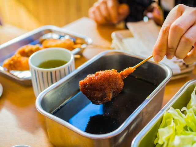 Kushikatsu – món ăn đường phố nổi tiếng của vùng Osaka